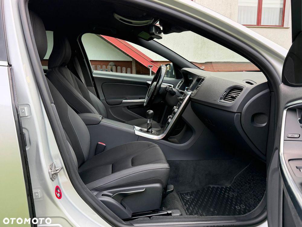 Volvo S60 T3 Summum - 10