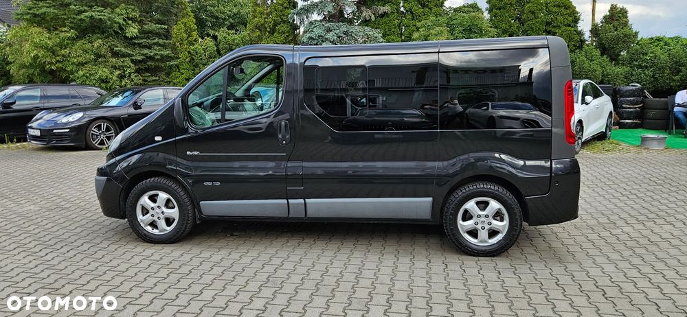 Renault Trafic 2.0 dCi 115 FAP Passenger Black Edition - 6