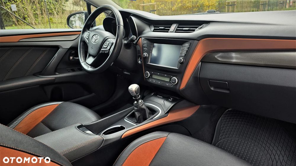 Toyota Avensis 1.8 Premium - 15