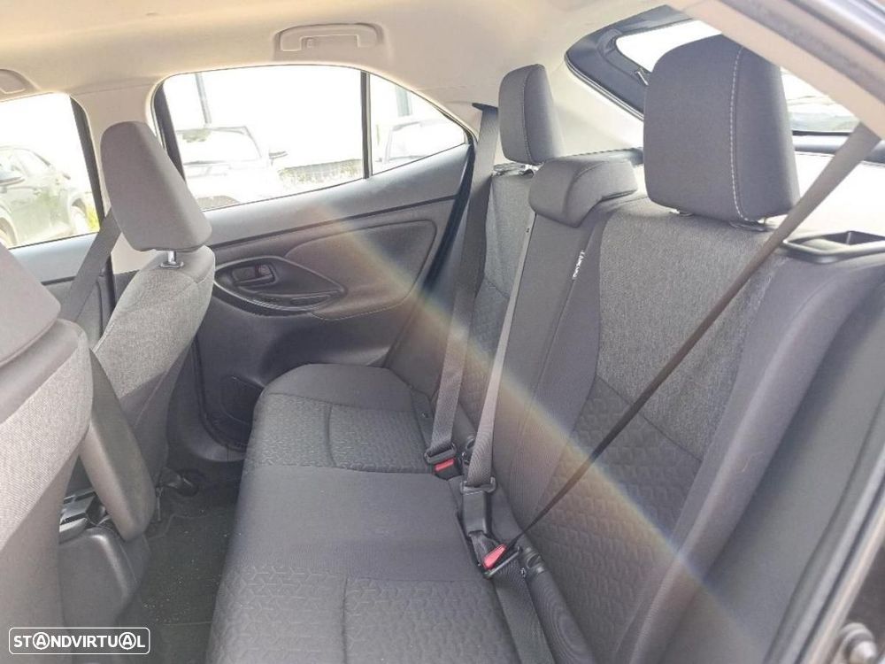 Toyota Yaris Cross 1.5 HDF Comfort - 4