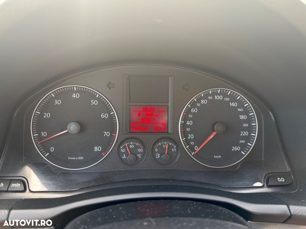 Volkswagen Jetta 1.6 Comfortline - 11