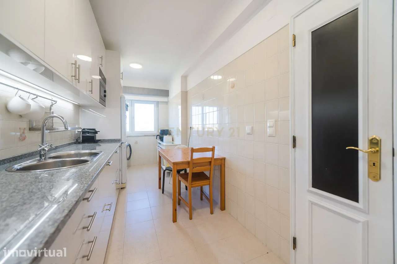 Sintra - Mem Martins, Apartamento T3 remodelado, com escritório e duas - Grande imagem: 4/44