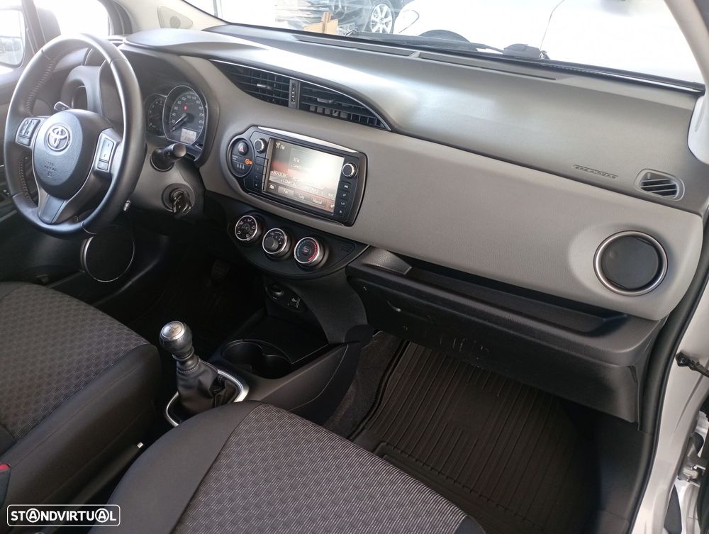 Toyota Yaris 1.4 D-4D Comfort - 16