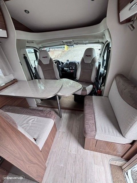 Pilote Essential P740  Cama central - 10