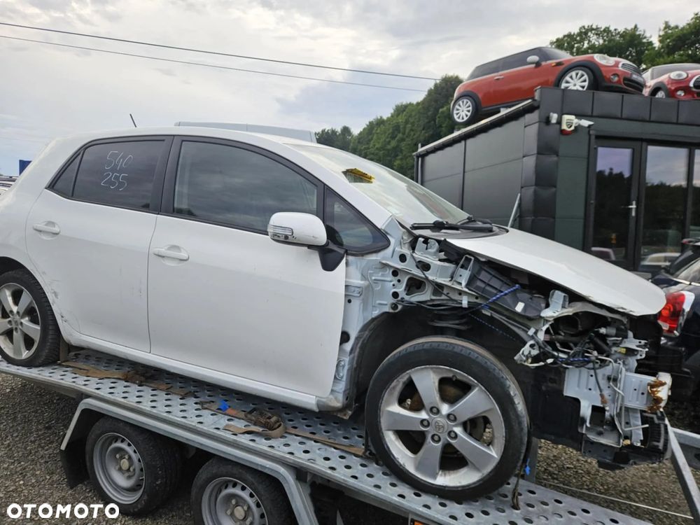Toyota Auris - 10