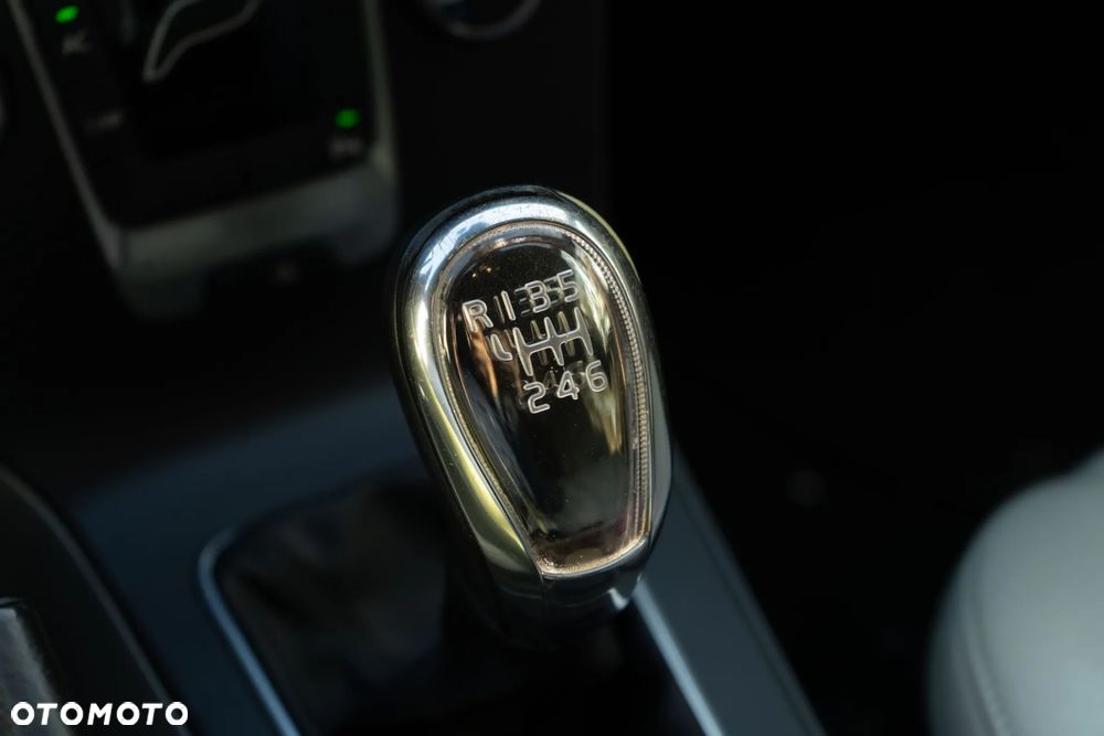 Volvo V40 D2 Momentum - 13