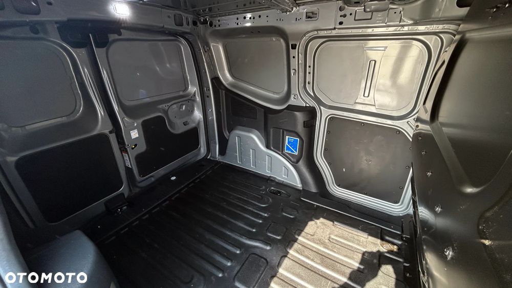 Ford Transit Courier Ambiente - 17