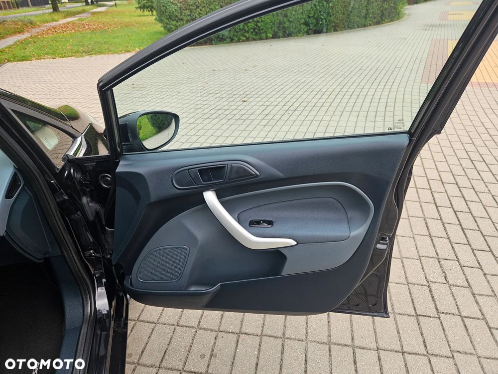 Ford Fiesta 1.25 Champions Edition - 15