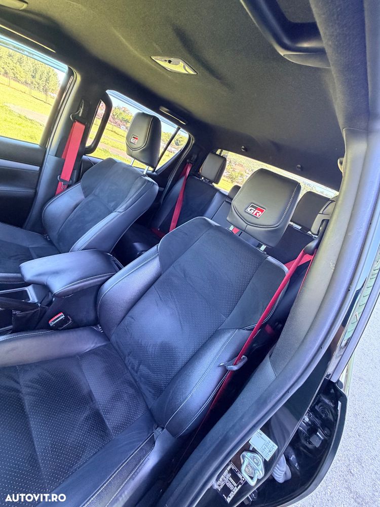 Toyota Hilux - 10