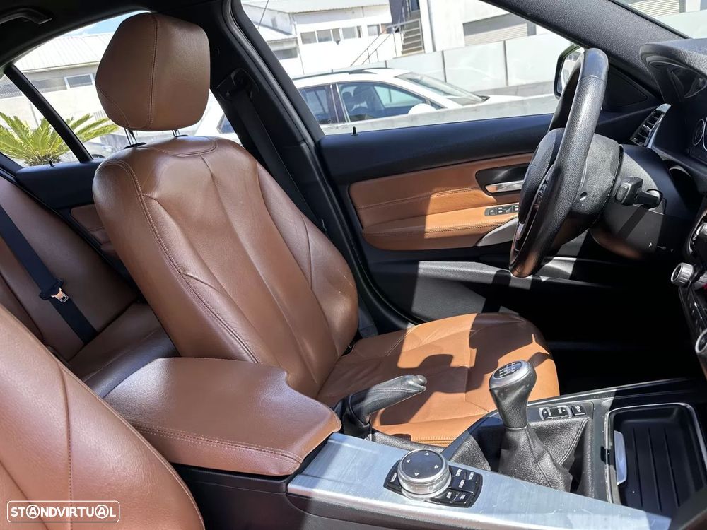 BMW 320 d Luxury Line - 55