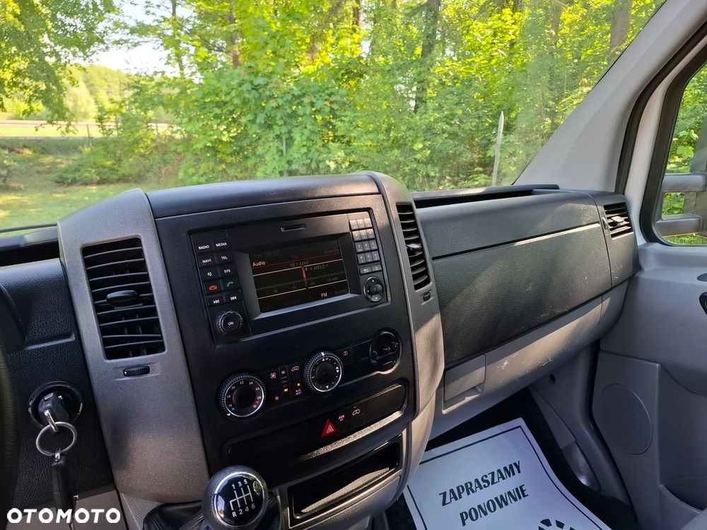 Volkswagen CRAFTER* KONTENER* WINDA 750 kg* UDT * KLIMATYZACJA * F-Vat 23% - 20