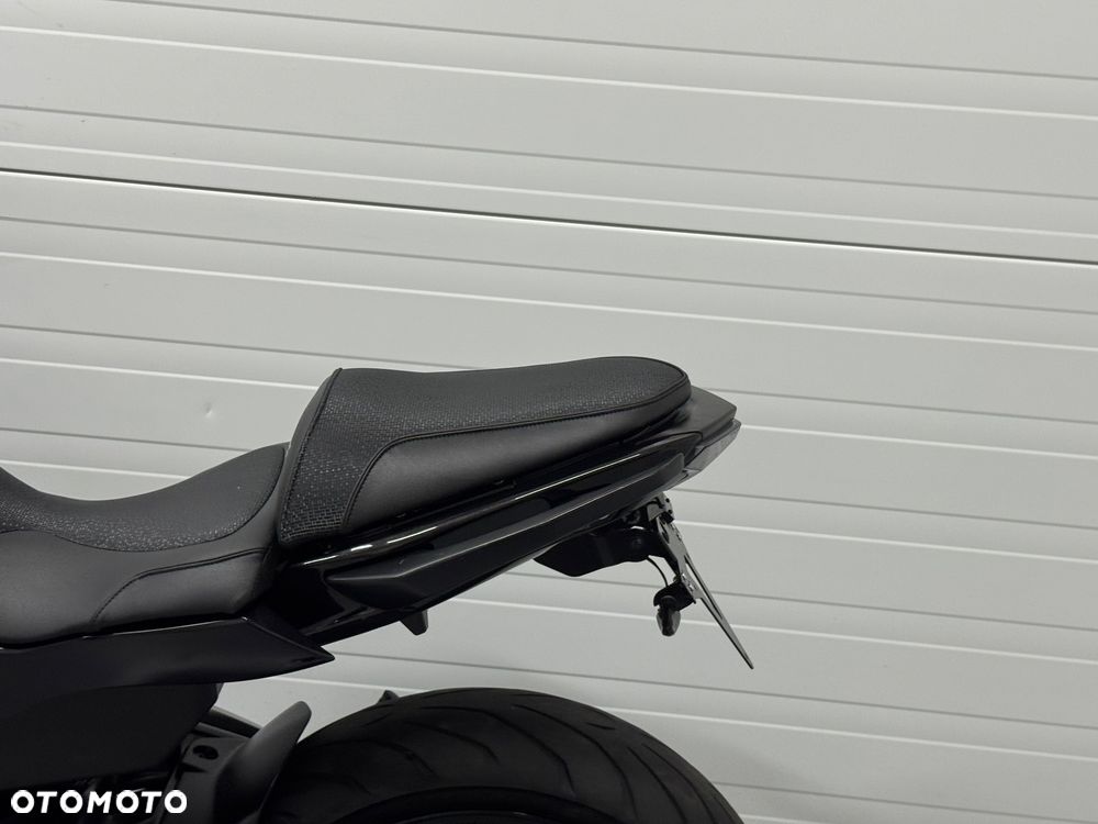 Kawasaki ER - 21