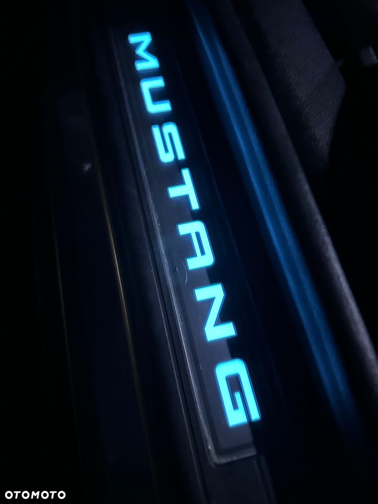 Ford Mustang 5.0 V8 GT - 12