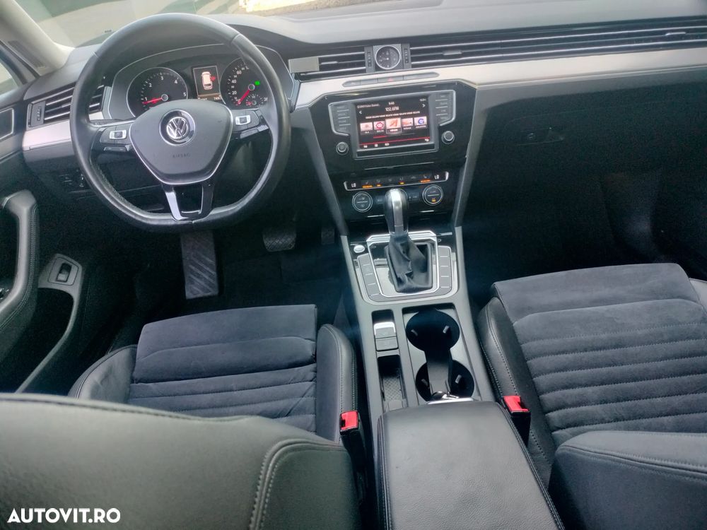 Volkswagen Passat 2.0 TDI DSG Highline - 24