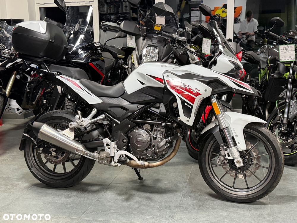 Benelli TRK 251 - 1
