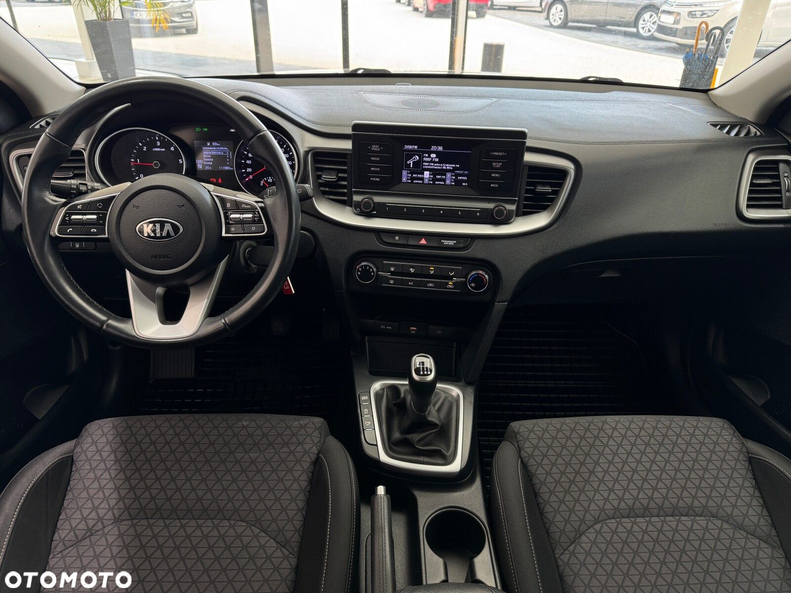Kia Ceed - 14