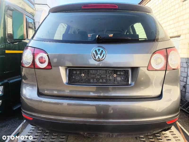 Zderzak tył Golf 5+ Plus V lak. LA7T - 2