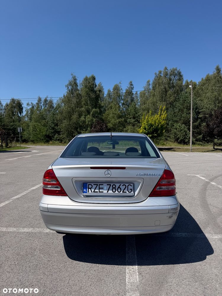 Mercedes-Benz Klasa C 180 Kompressor Classic - 3