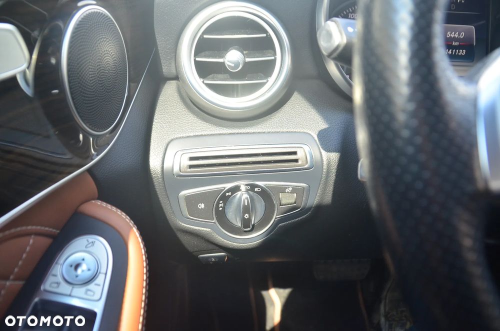 Mercedes-Benz Klasa C 200 4Matic 7G-TRONIC AMG Line - 18