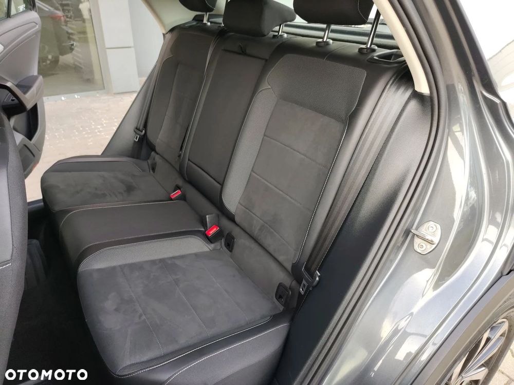 Volkswagen T-Roc 1.5 TSI Style - 10