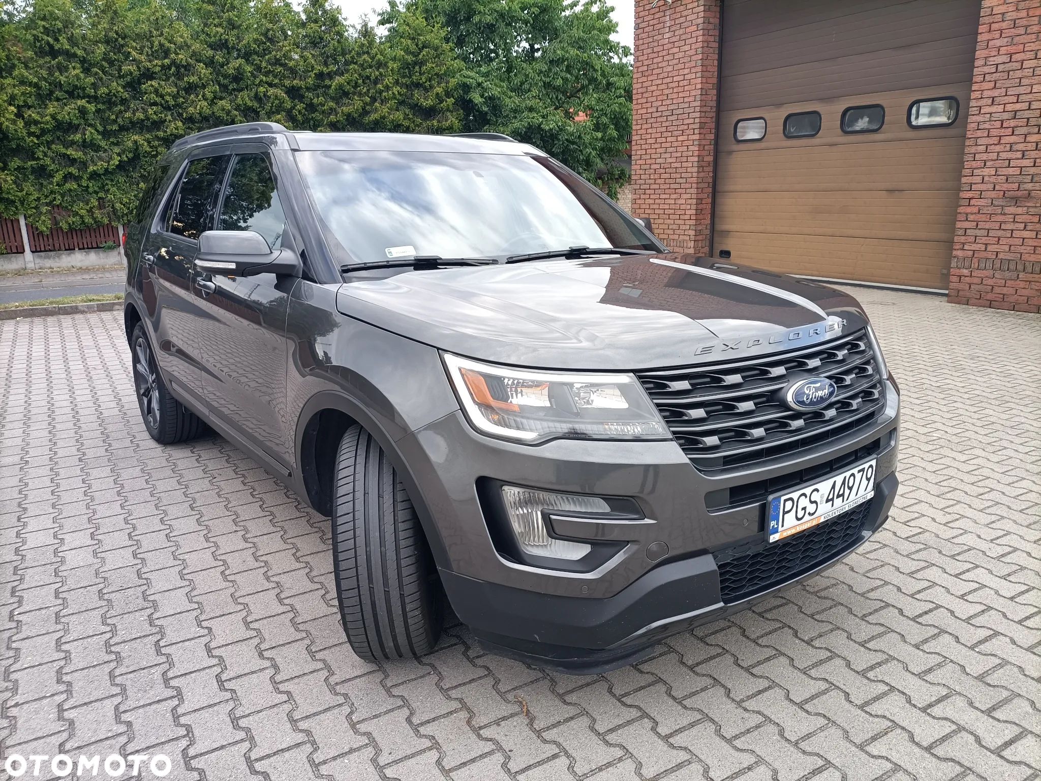 Ford Explorer - 1