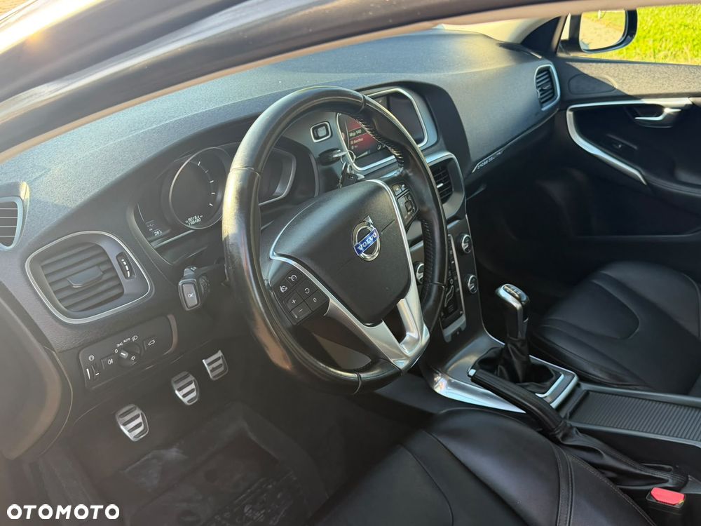Volvo V40 D2 Momentum - 23