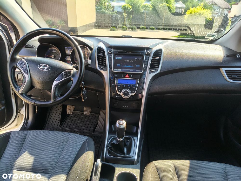 Hyundai i30 1.6 CRDi Comfort EU5 - 11
