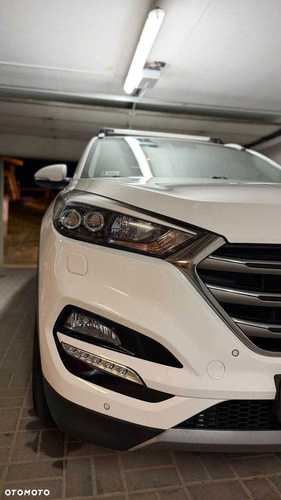Hyundai Tucson 2.0 CRDI BlueDrive Style 2WD - 27