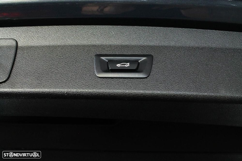 BMW X1 16 d sDrive Auto - 28