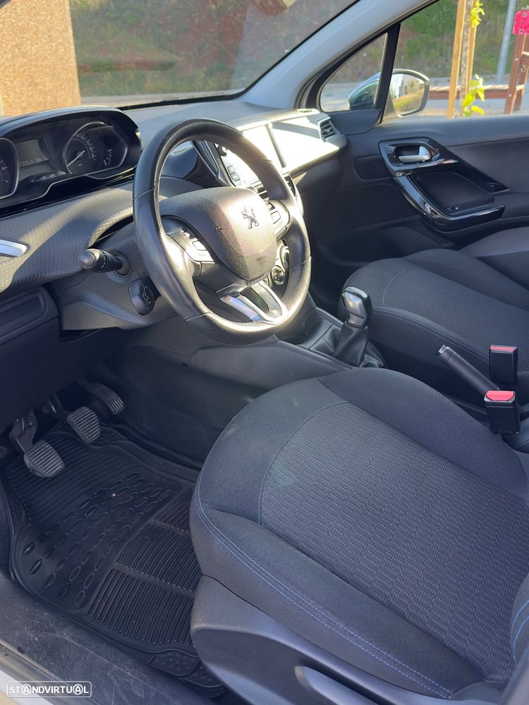 Peugeot 208 1.2 PureTech Style - 8
