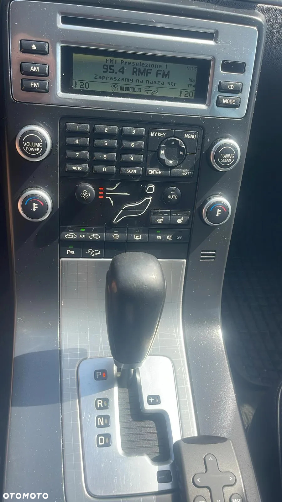 Volvo XC 70 D5 AWD Kinetic - 23