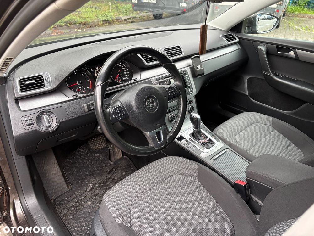 Volkswagen Passat 2.0 Blue TDI DSG SCR Comfortline - 6