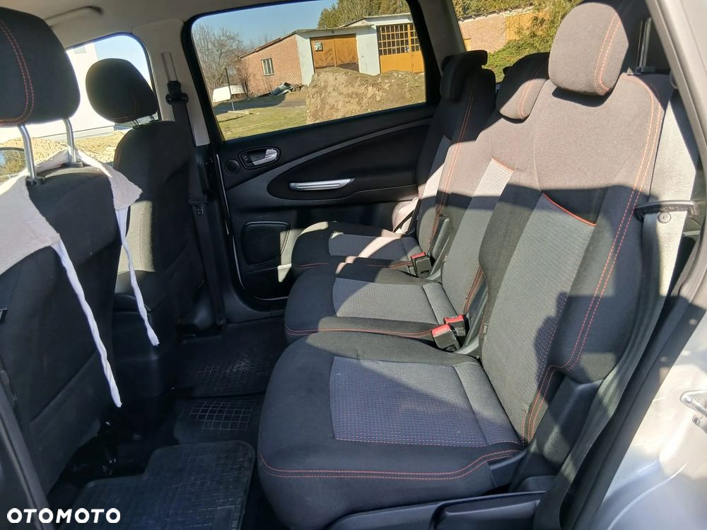 Ford S-Max 2.0 TDCi DPF Titanium - 6