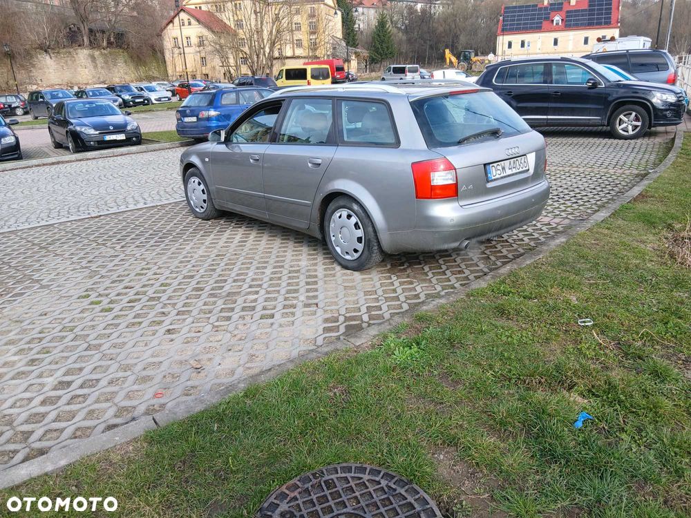 Audi A4 Avant - 4