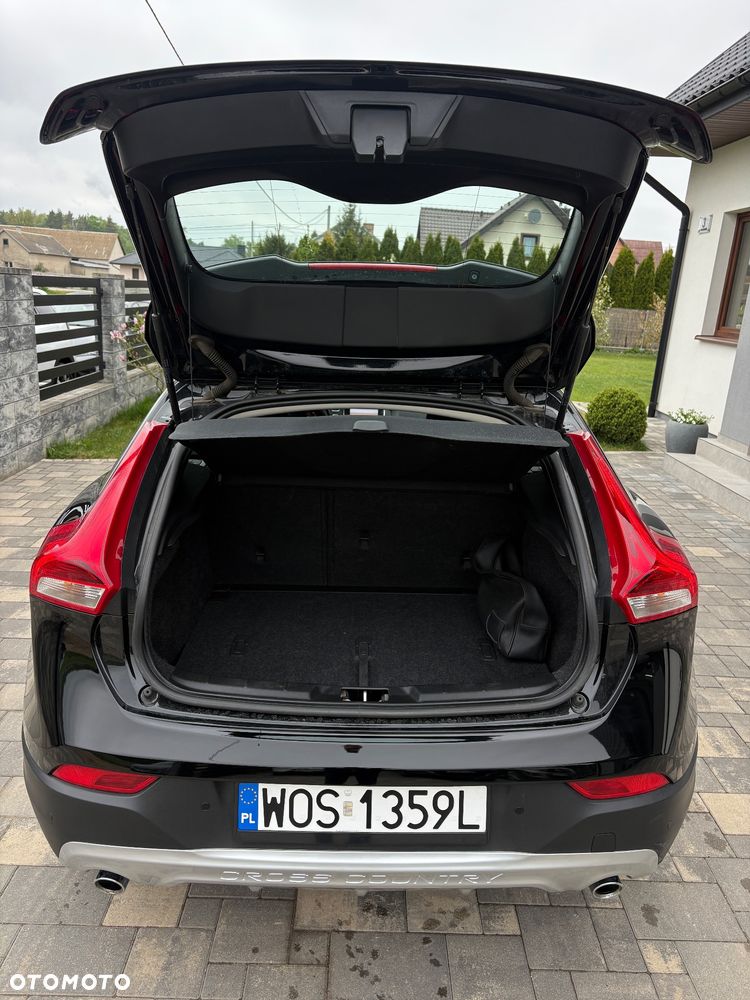 Volvo V40 Cross Country D2 Momentum - 16
