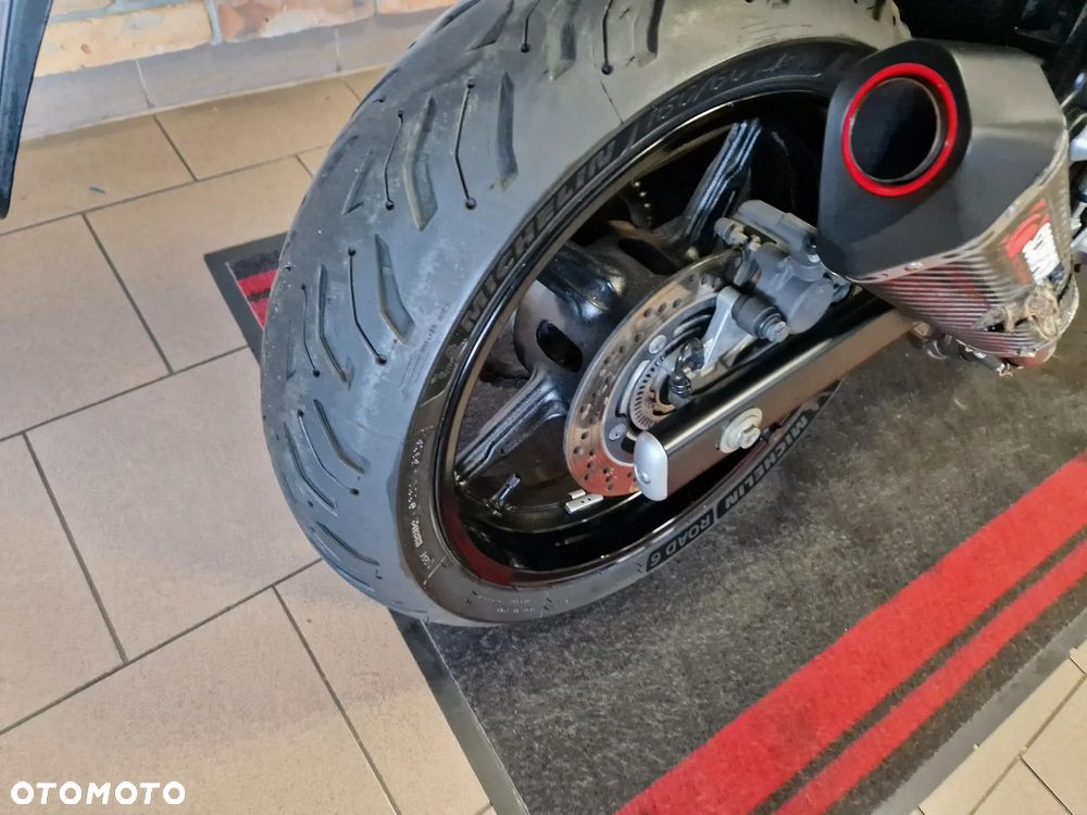 Suzuki SV - 25