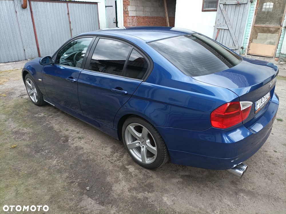 BMW 318I 2006 photo 2