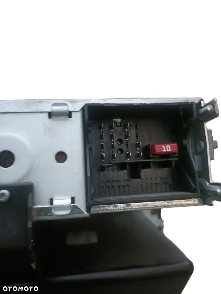 SKODA FABIA II LIFT 07-14 r. radioodtwarzacz radioodbiornik radio 5J0035152A + - 4