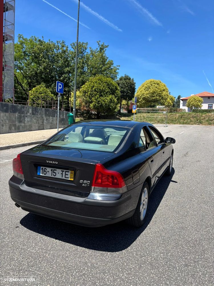 Volvo S60 2.0 T - 1