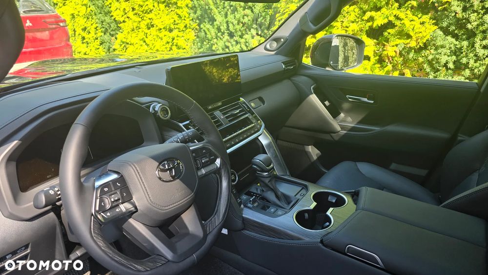 Toyota Land Cruiser - 24