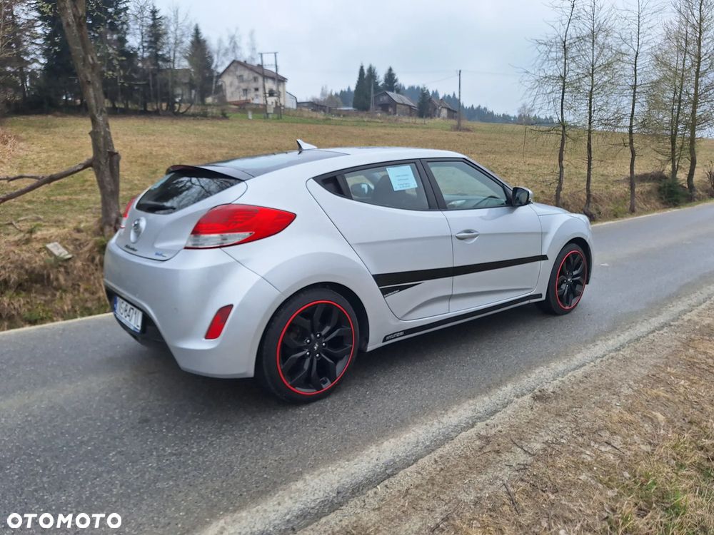 Hyundai Veloster 1.6 GDI Comfort - 4