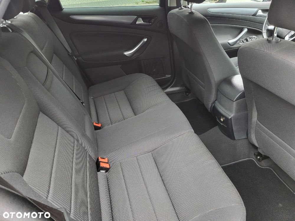 Ford Mondeo - 30