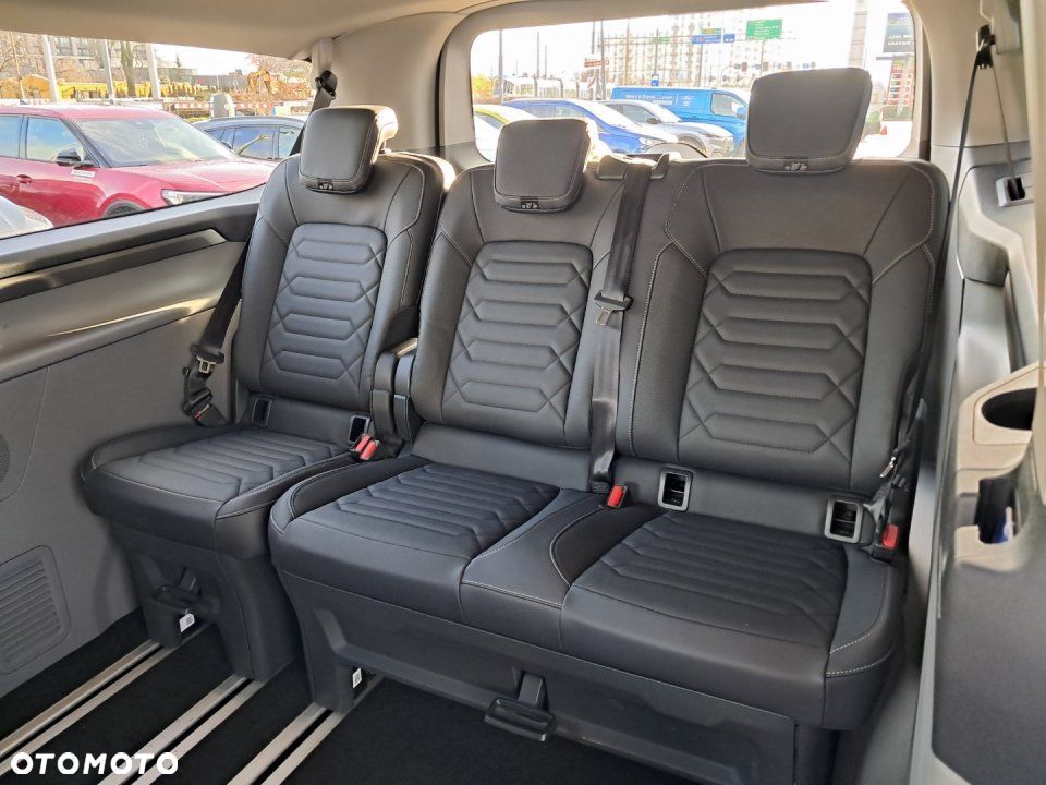 Ford Tourneo Custom - 13