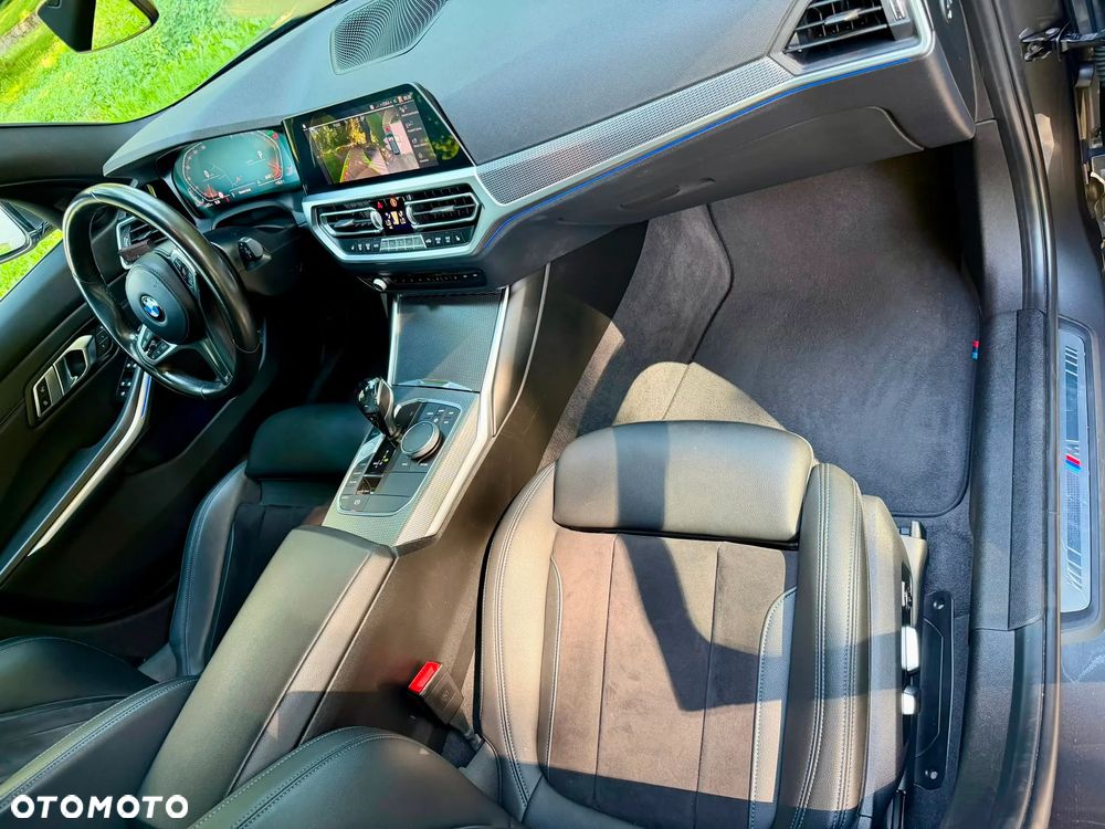 BMW Seria 3 318d M Sport - 12