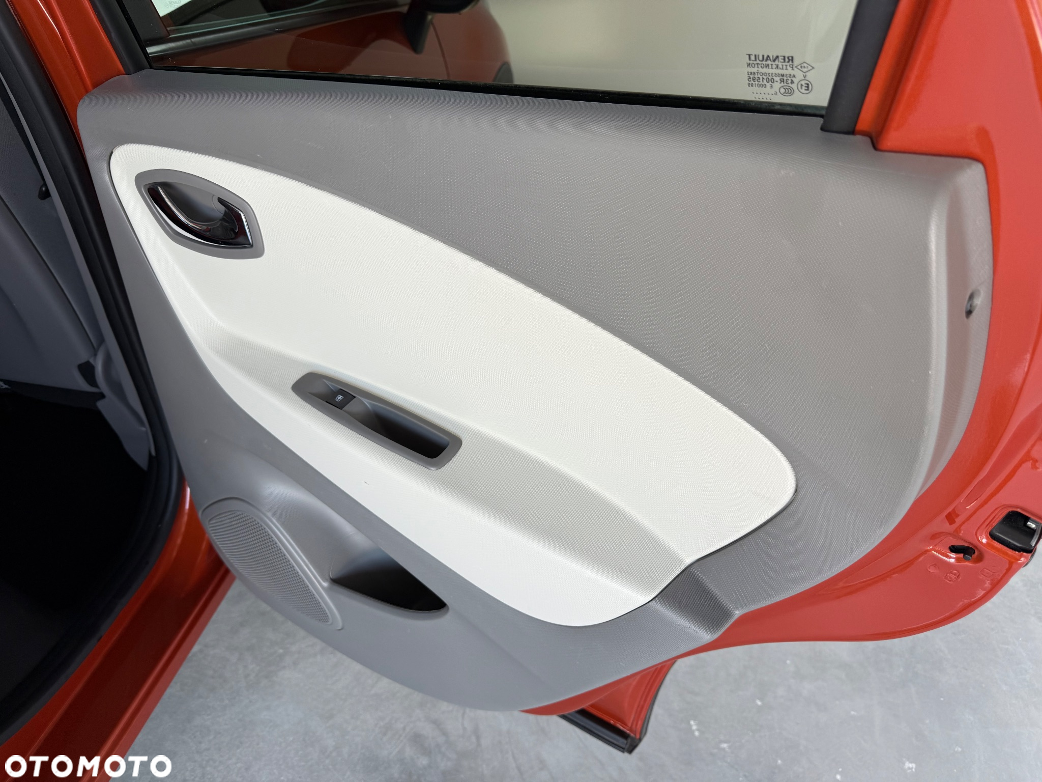 Renault Captur ENERGY TCe 120 EDC LIMITED - 24