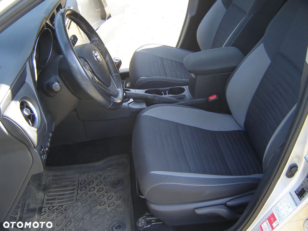 Toyota Auris 1.6 Premium - 25