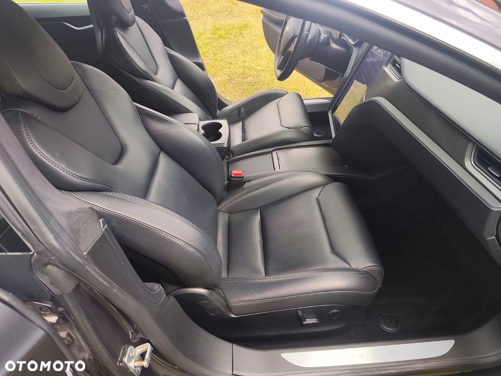 Tesla Model S Performance - 13