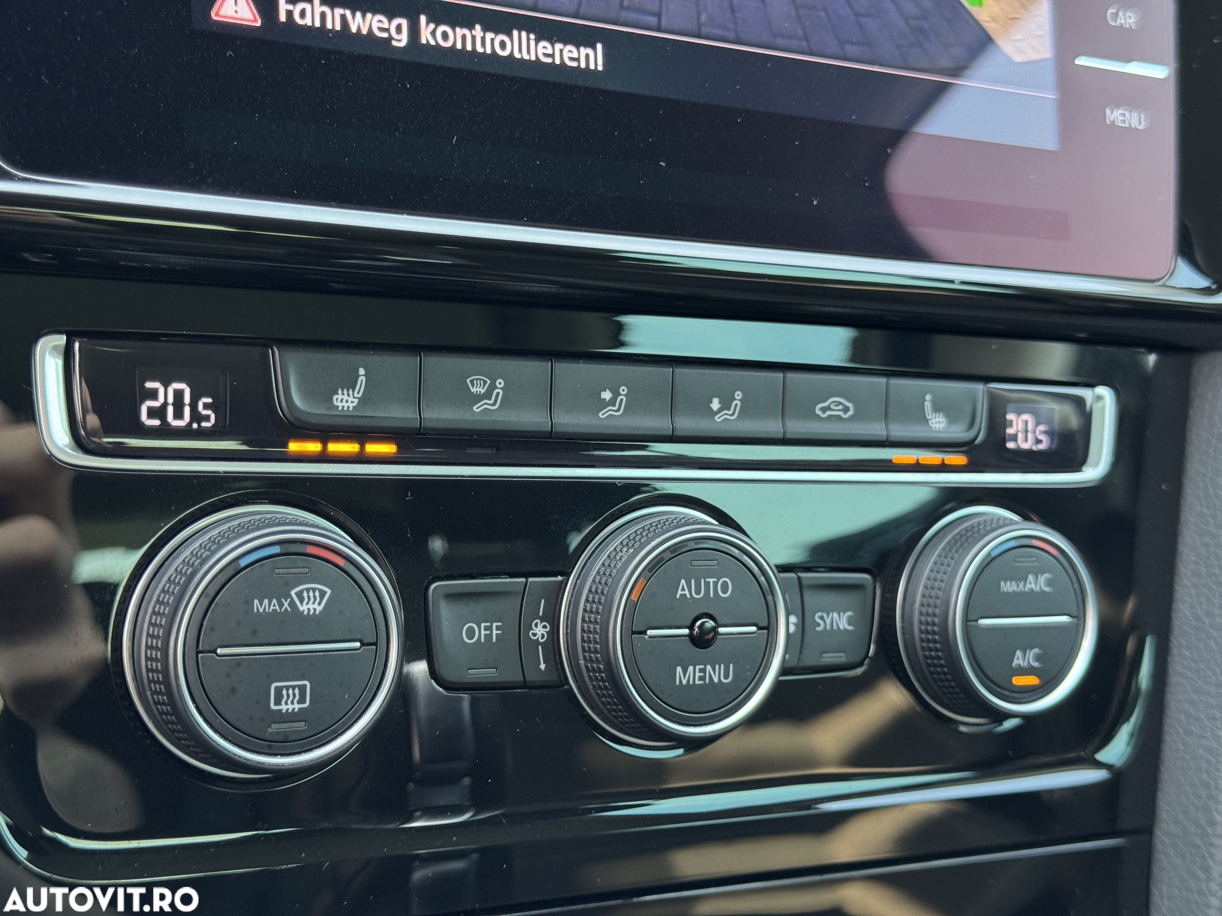Volkswagen Golf 1.6 TDI DSG Highline - 29