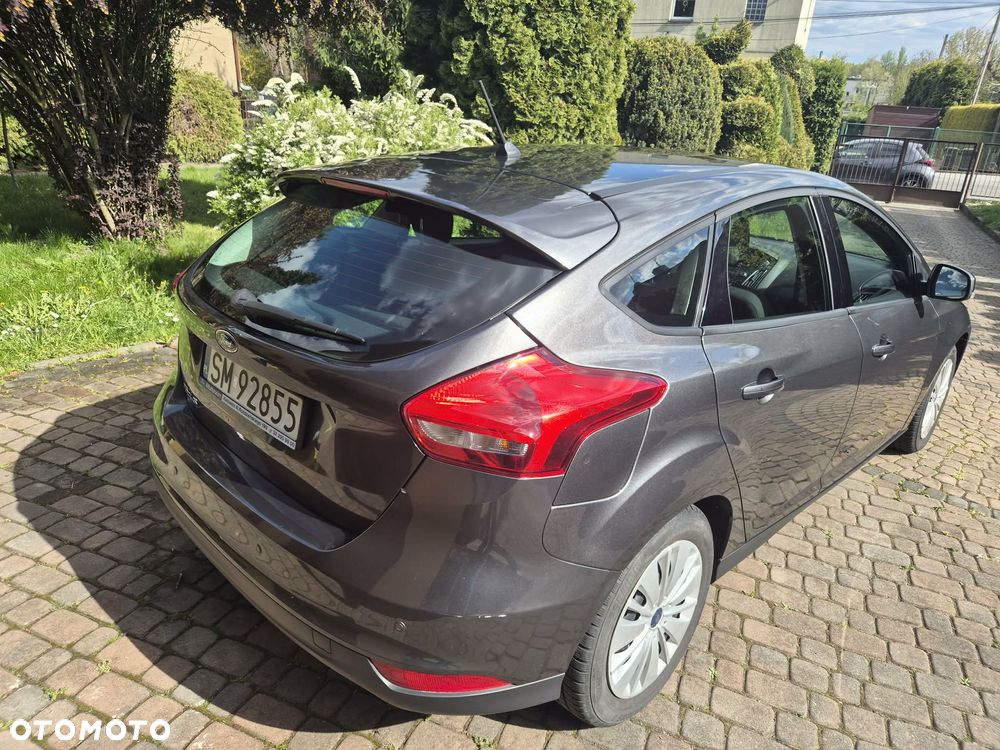 Ford Focus 1.6 Trend - 12