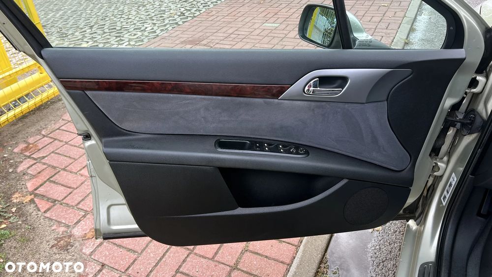 Peugeot 407 2.0 HDI Intense - 28